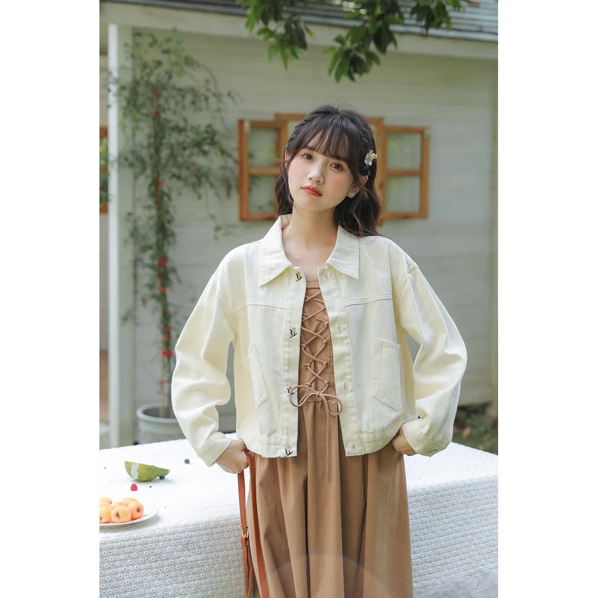 Simplicity Flower Embroidery Loose-Fit Washed Denim Jacket