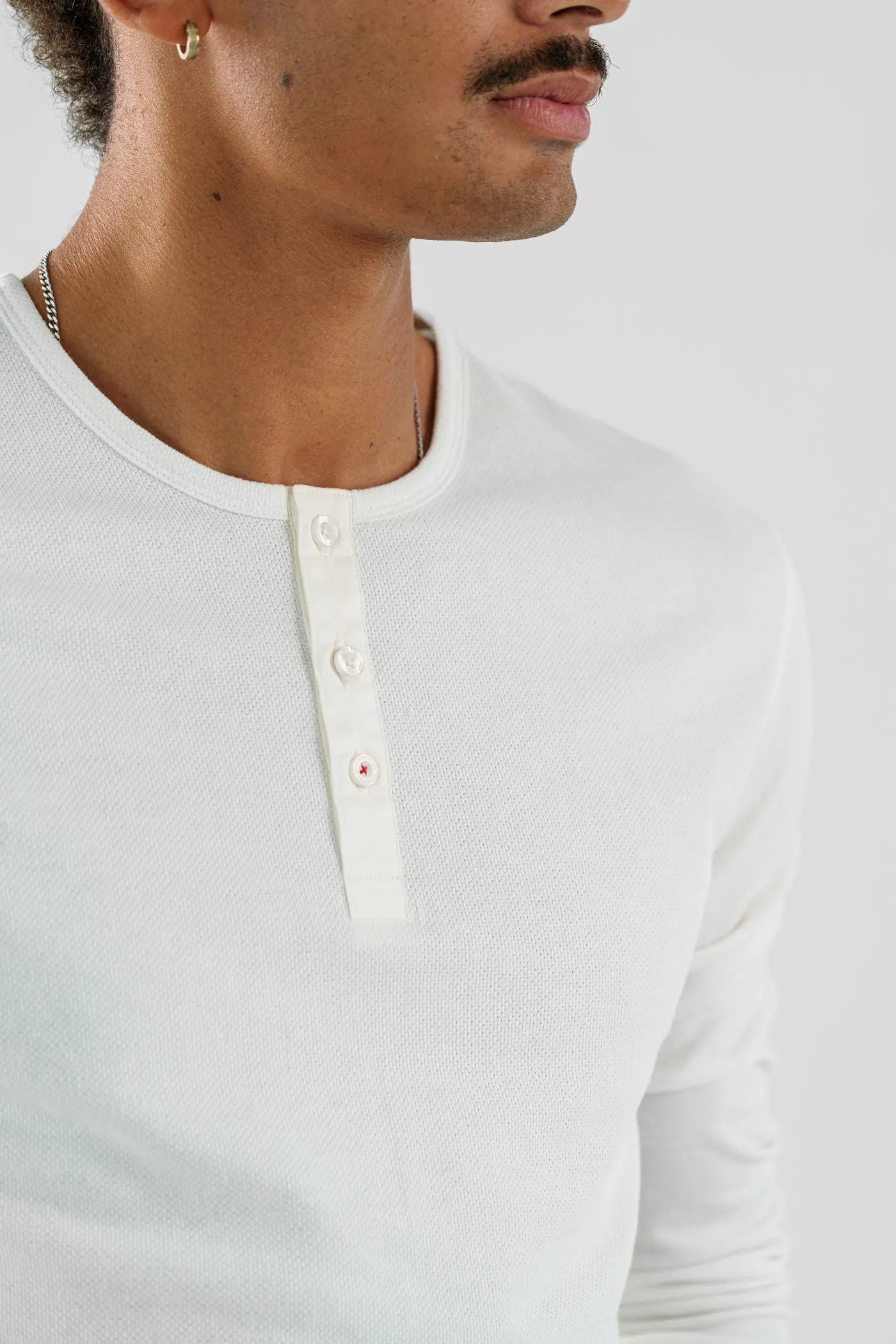 TRAILBLAZER - White Solid Henley